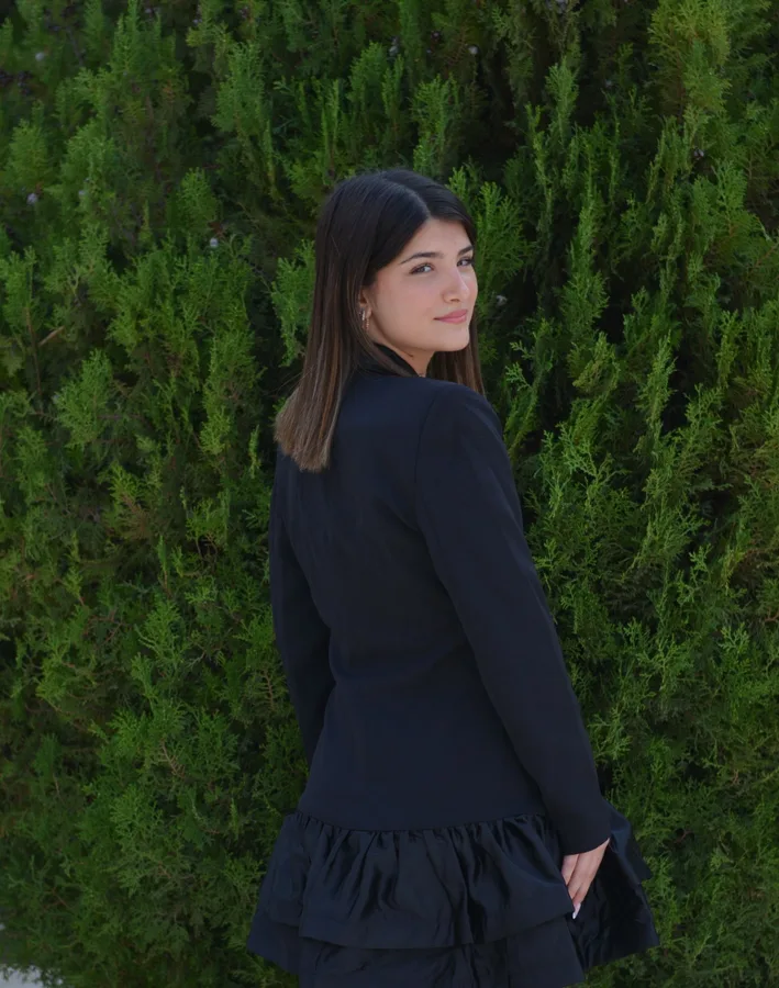 גקט אריה שחור.