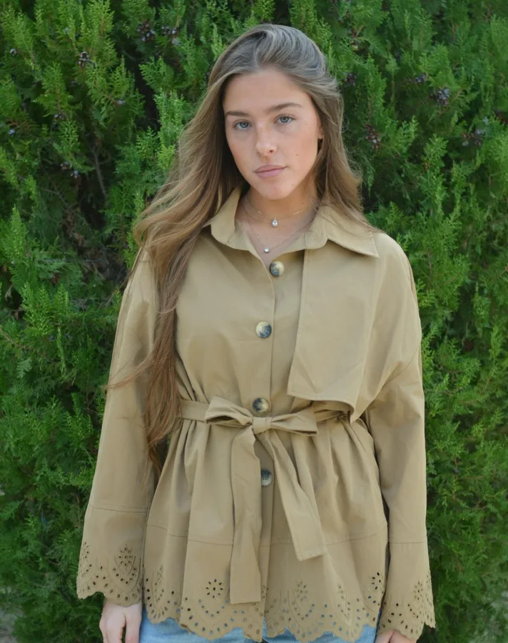 גקט קלואי בז .