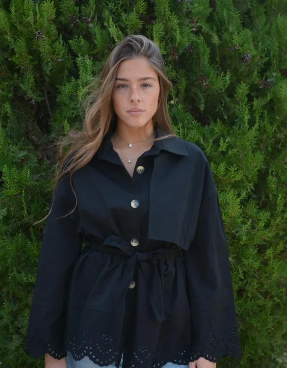 גקט קלואי שחור.