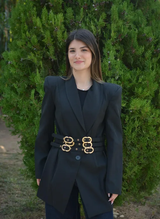 גקט אדר שחור .