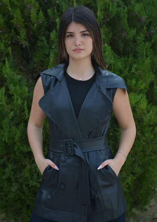 גקט וסט שוהם שחור.