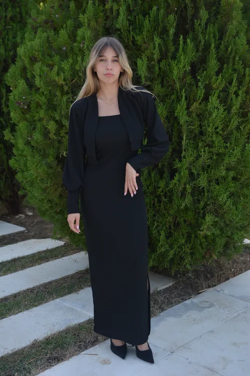 חליפת ליאה שחורה.